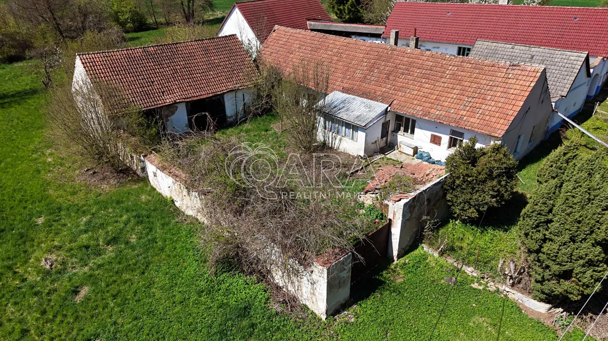 Prodej rodinného domu 83 m², pozemek 2745 m²